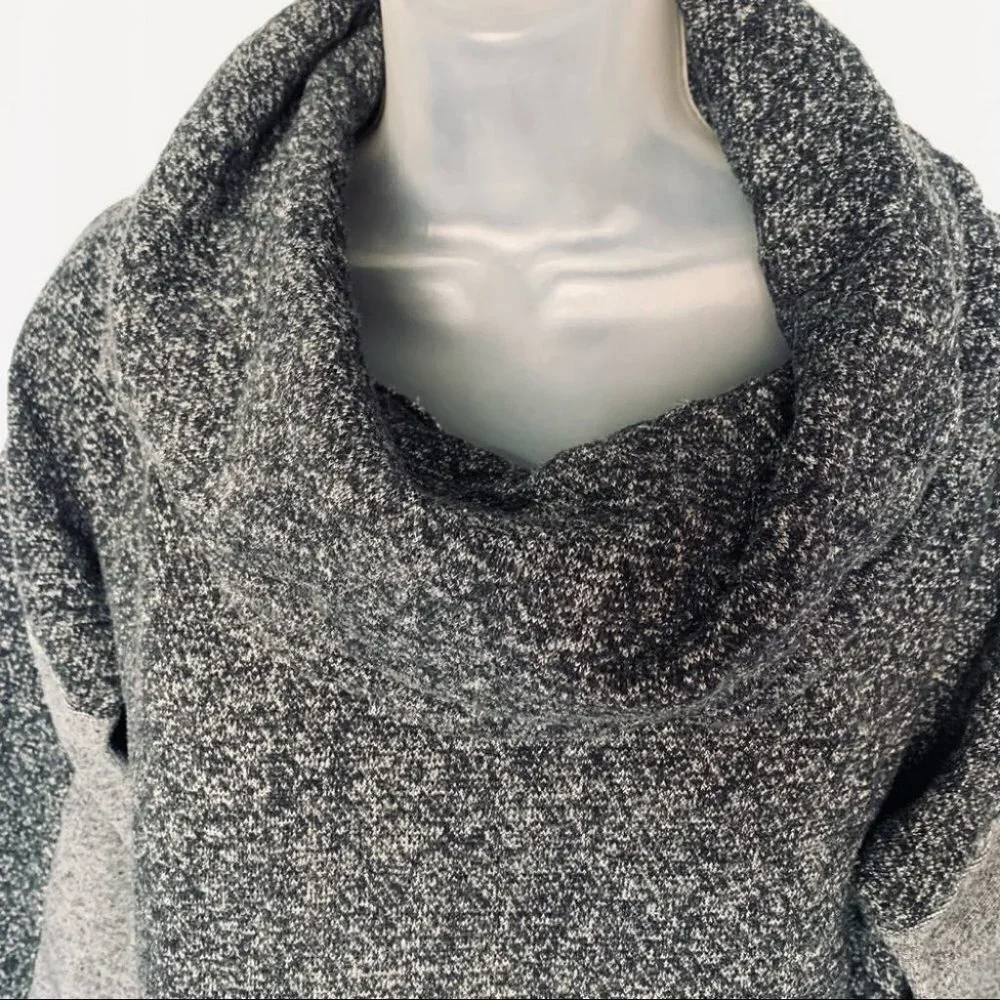TOMMY HILFIGER  TURTLENECK LOOSE GREY BLACK TOP SWEATER SIZE MEDIUM - Picture 3 of 9
